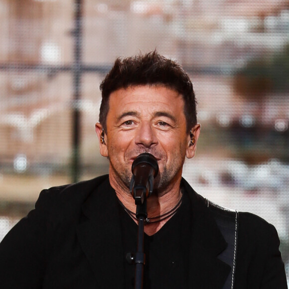 Exclusif - Patrick Bruel - Enregistrement de l'émission "Paris 2024 le concert événement...dans un an les jeux" sur le parvis de l'Hôtel de Ville de Paris, diffusée le 25 juillet sur France 2 à 21h10. Le 3 juillet 2023 © Tiziano Da Silva-Christophe Clovis / Bestimage