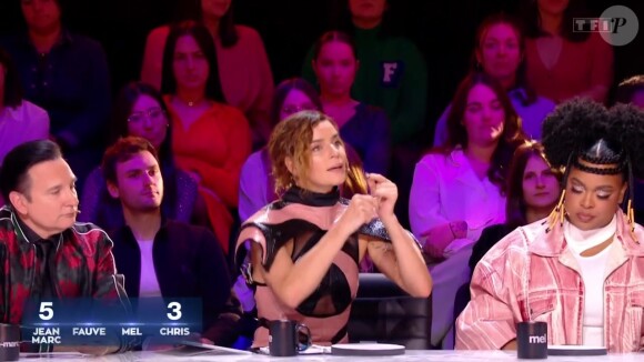 Tout comme celle qu'elle portait lors du dernier prime.
Fauve Hautot fait l'unanimité contre elle auprès des téléspectateurs de TF1 à cause de sa tenue dans le dernier prime de Danse avec les stars.