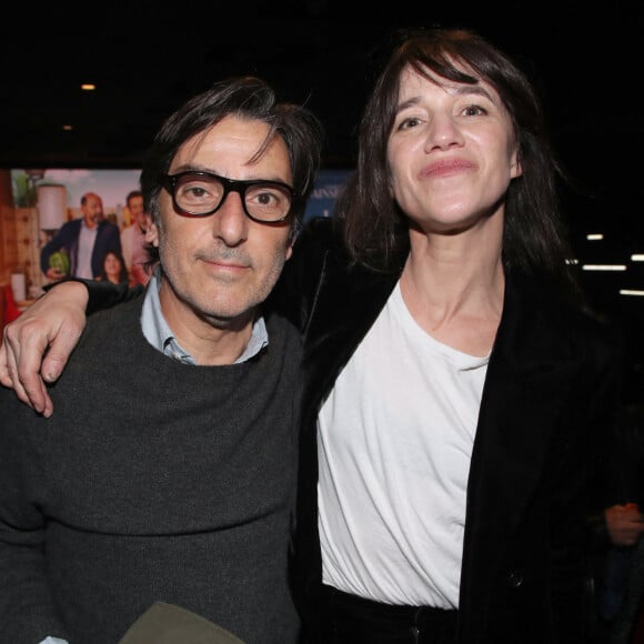 Exclusif - Yvan Attal et sa compagne Charlotte Gainsbourg - Avant-première du film "La Vie pour de vrai" au cinéma Pathé Wepler à Paris le 18 avril 2023. © Bertrand Rindoff / Bestimage 