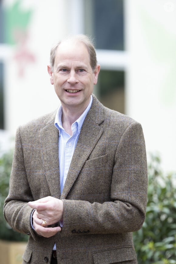 Le prince Edward, comte de Wessex, lors de sa visite à l'hôpital Frimley Park dans le cadre de la Journée internationale des infirmières, à Frimley, Royaume Uni, le 12 mai 2021. 