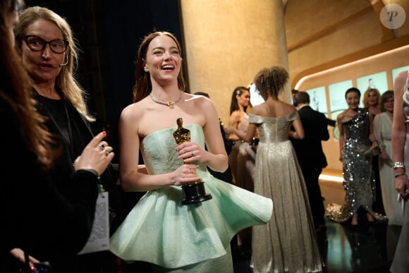 Emma Stone (Oscar de la meilleure actrice pour Pauvres Créatures) - 96e cérémonie des Oscars au Dolby Theater à Hollywood le 10 mars 2024.