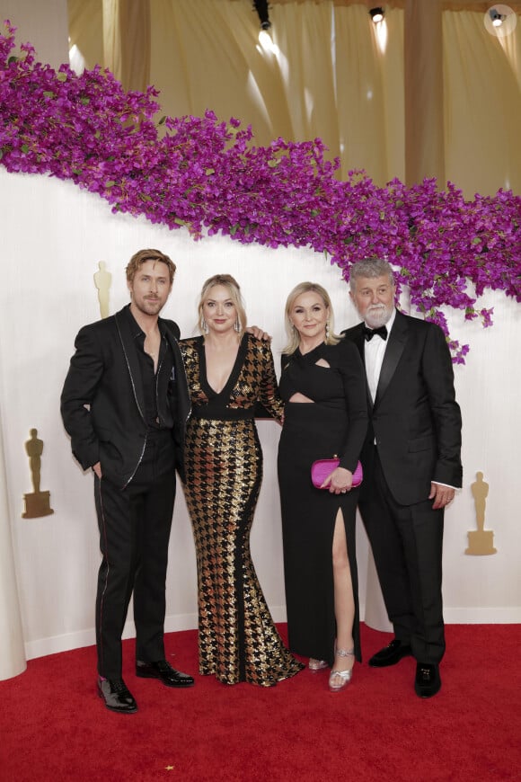Ryan Gosling, Mandi Gosling, Donna Gosling et Valerio Attanasio - 96e cérémonie des Oscars au Dolby Theater à Hollywood le 10 mars 2024.