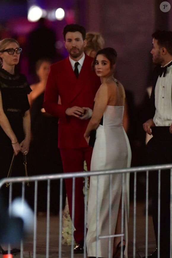 Chris Evans et sa femme Alba Baptista à la soirée Vanity Fair organisée après les Oscars.
