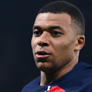 Kylian Mbappé ( 7 - PSG ) lors du match de Coupe de France opposant le Paris Saint Germain à l' OGC Nice au Parc des Princes le 13 mars 2024 à Paris ( Photo by federico pestellini / panoramic )