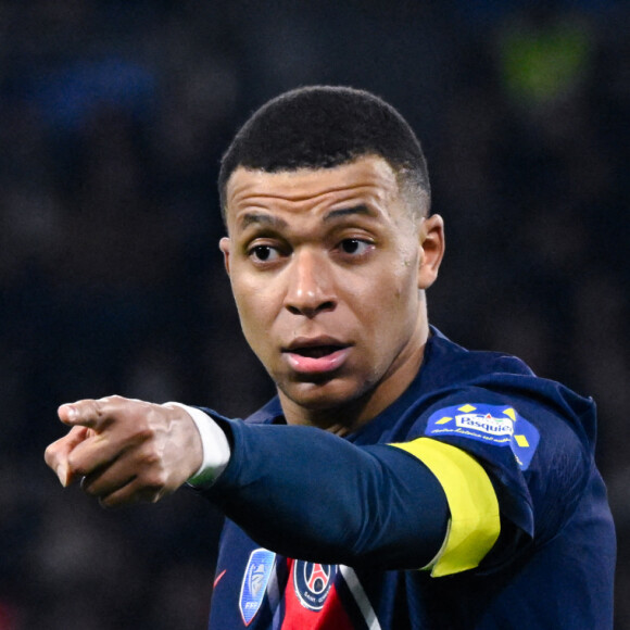 Kylian Mbappé ( 7 - PSG ) lors du match de Coupe de France opposant le Paris Saint Germain à l' OGC Nice au Parc des Princes le 13 mars 2024 à Paris ( Photo by federico pestellini / panoramic )