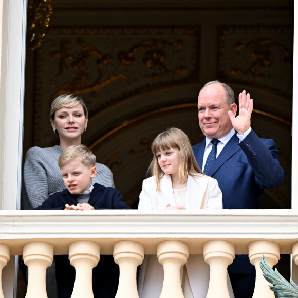 Le prince Albert II de Monaco fête son anniversaire (66 ans) avec la princesse Charlène de Monaco et leurs enfants, le prince Jacques de Monaco, marquis des Baux, et la princesse Gabriella de Monaco, comtesse de Carladès, au balcon du Palais princier de Monaco, le 14 mars 2024. © Bruno Bebert/Bestimage 