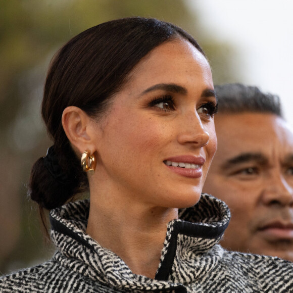Ce jeudi, Meghan Markle a annoncé son grand retour sur la toile.
Le prince Harry, duc de Sussex et Meghan Markle, duchesse de Sussex, remettent un prix honorifique à Kevin Costner lors de son gala de charité One805 Live, organisé sur son terrain de polo à Summerland près de Santa Barbara.