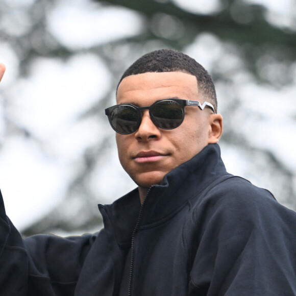 Kylian Mbappe arrive à Clairefontaine, le 18 mars 2024. © Federico Pestellini/Panoramic/Bestimage