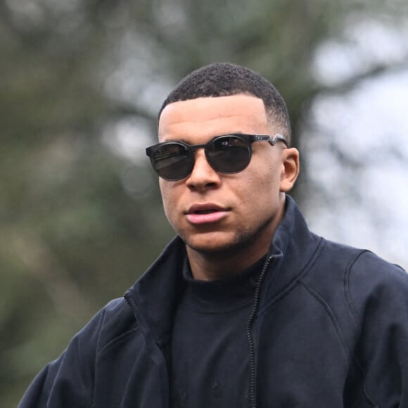 Kylian Mbappe arrive à Clairefontaine, le 18 mars 2024. © Federico Pestellini/Panoramic/Bestimage