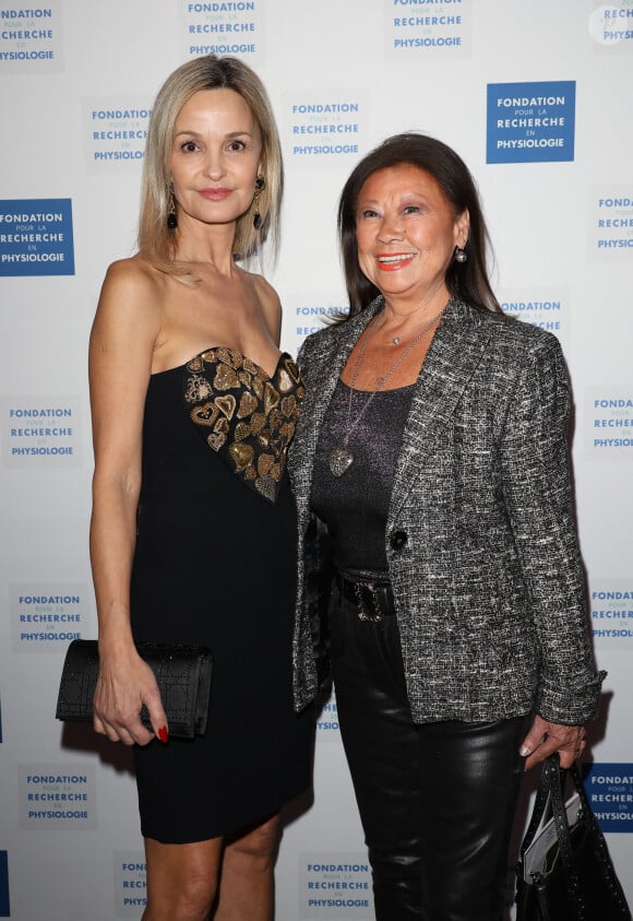 Marie Saldmann et Jeanne d'Hauteserre, maire du 8e arrondissement de Paris - Soirée de gala pour la Fondation de la recherche en physiologie, les Stethos, au George V à Paris. Le 18 mars 2024. © Coadic Guirec / Bestimage