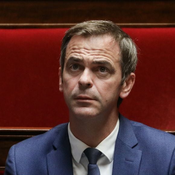 L'ancien ministre de la Santé a longtemps exercé en tant que neurologue
 
Olivier Véran, porte-parole du gouvernement lors d'une séance de questions au gouvernement à l'assemblée nationale, à Paris, France, le 10 octobre 2023. © Stéphane Lemouton/Bestimage