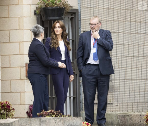 C'est une onde de choc au Royaume-Uni et pour cet établissement réputé, entre autres, pour respecter la confidentialité de sa patientèle
Catherine (Kate) Middleton, princesse de Galles, marraine du Forward Trust, visite la prison HMP High Down de Surrey, Royaume-Uni, le 12 septembre 2023