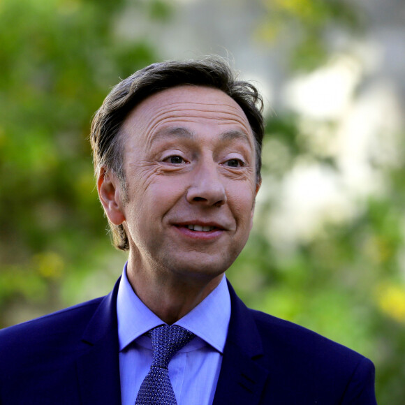 Stéphane Bern habite dans le Perche
Stéphane Bern - Le Président de la République E. Macron et sa femme la Première Dame B. Macron étaient au château de By, à Thomery (Seine-et-Marne), l'un des 18 sites retenus pour la deuxième édition du Loto du patrimoine. © Dominique Jacovides/Bestimage 