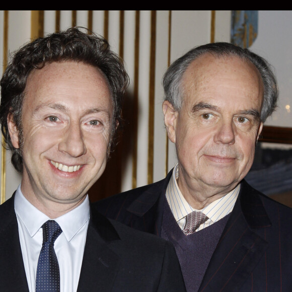 Stéphane Bern raconte une soirée qu'il y a passé avec son défunt ami Frédéric Mitterrand
Stéphane Bern et Frédéric Mitterrand au ministère de la Culture en février 2012.