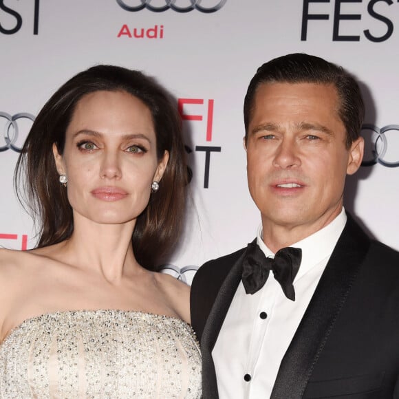 Est-ce la fin de la guerre entre Brad Pitt et Angelina Jolie ?
Angelina Jolie et son mari Brad Pitt - Première de "By the Sea" à Los Angeles dans le cadre de l'Audi Opening Night Gala.