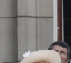 Pour preuve, la longue file d'attente de curieux désireux de découvrir l'enceinte du château de Windsor ces derniers temps
Le prince William, duc de Cambridge, et Catherine (Kate) Middleton, duchesse de Cambridge, le prince George de Cambridge, la princesse Charlotte de Cambridge, le prince Louis de Cambridge, Camilla Parker Bowles, duchesse de Cornouailles, le prince Charles, prince de Galles - La famille royale au balcon du palais de Buckingham lors de la parade Trooping the Colour 2019, célébrant le 93ème anniversaire de la reine Elisabeth II, Londres, le 8 juin 2019. 