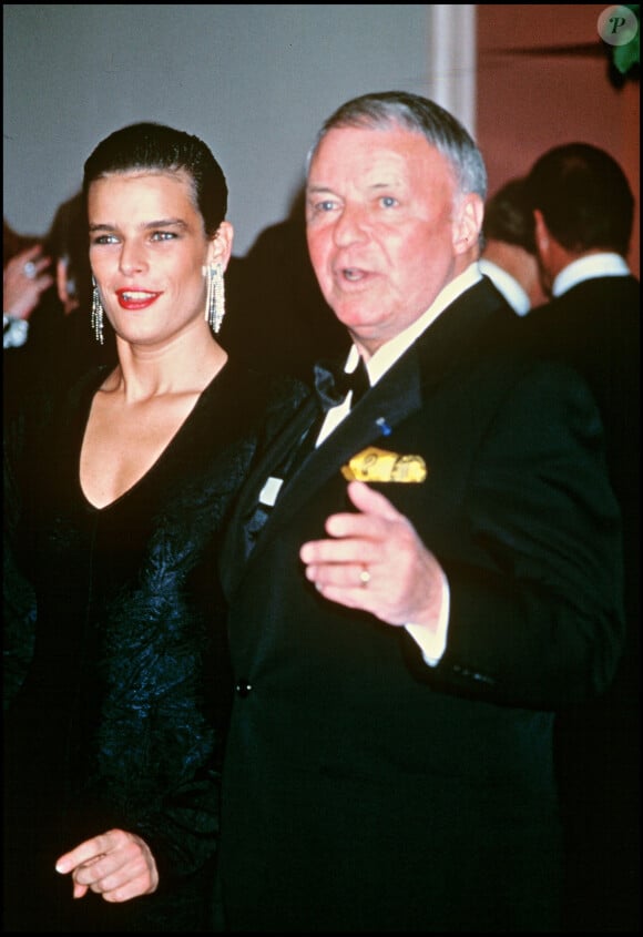 Stéphanie de Monaco avec son parrain Frank Sinatra en 1988.