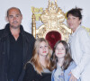 Bernard Campan avec sa femme Anne et ses enfants Loan et Nina - Avant première du film "Les Minions" au Grand Rex à Paris le 23 juin 2015.
