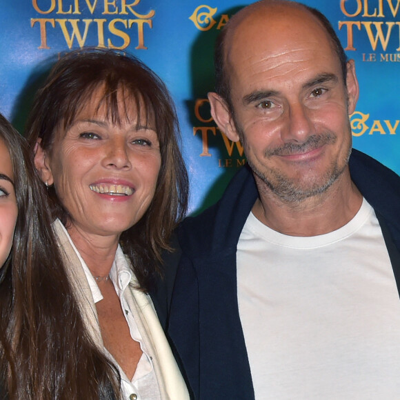 Bernard Campan, sa femme Anne Campan et leurs enfants Nina Campan et Loan Campan - Première de la comedie musicale "Oliver Twist la Musicale" à la salle Gaveau à Paris, France, le 26 septembre 2016. © Giancarlo Gorassini/Bestimage