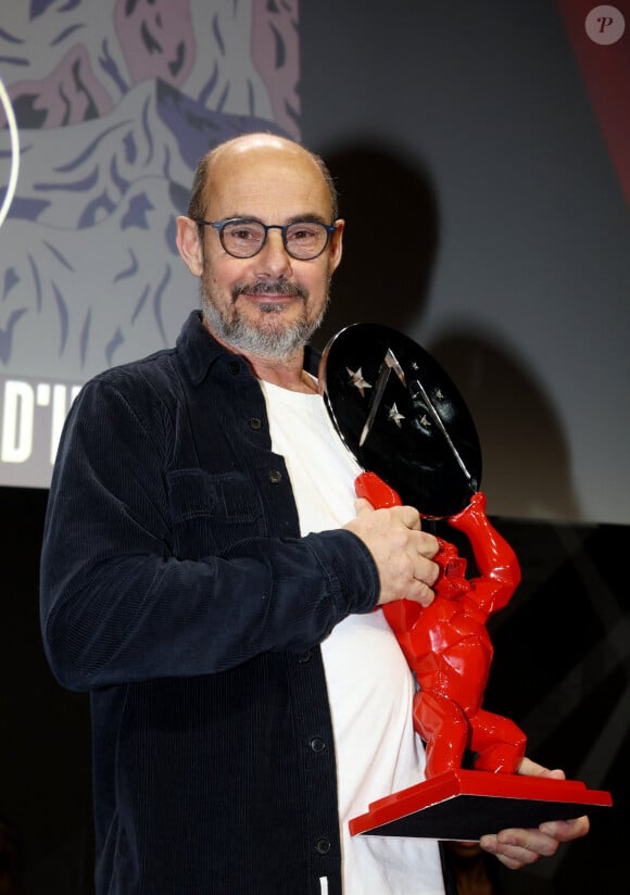 Bernard Campan, Prix d'interprétation masculine lors de la cérémonie de clôture du 27ème Festival International du Film de Comédie de l'Alpe d'Huez, France, le 20 janvier 2024. © Dominique Jacovides/Bestimage