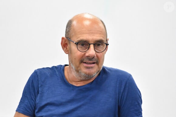 Bernard Campan - Rencontre avec des élèves du Lycée Guillaume Apollinaire à Nice. © Lionel Urman / Panoramic / Bestimage