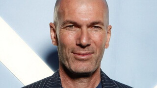 PHOTOS Zinedine Zidane très élégant aux côtés d'Iris Mittenaere, étincelante en bustier transparent pour une soirée chic
