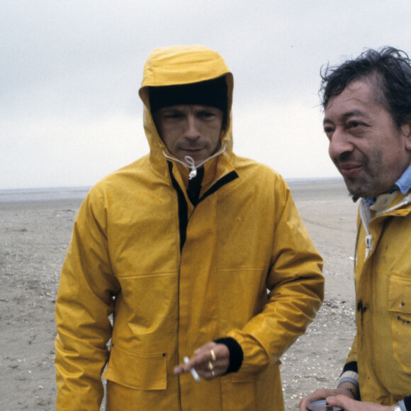 En France, le chanteur Renaud au Touquet, lors du tournage du vidéo clip Morgane de toi, réalisé par Serge Gainsbourg en juin 1984