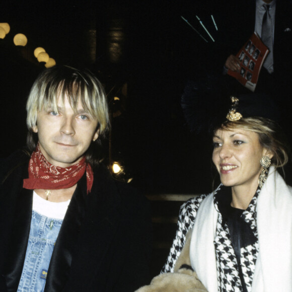 Le chanteur Renaud (Séchan) et sa femme Dominique à leur arrivée aux Victoires de la Musique au Moulin Rouge à Paris. Le 23 novembre 1985 © COLIN Jean-Claude/LETELLIER Gérard via Bestimage