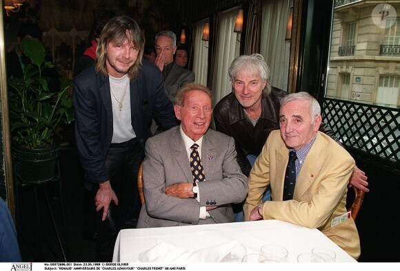 Renaud, Charles Trenet, et Hugues Aufray fêtent les 75 ans d'Aznavour le 23 mai 1999.