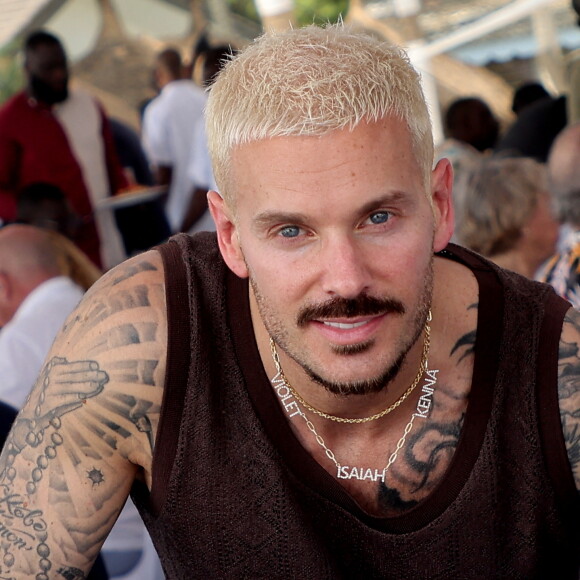"Salut c'est Matt Pokora, cette année on met les champions du télévie en lumière et je suis super content de vous annoncer que je serai le parrain d'honneur de cette 36eme édition."
Exclusif - Matt Pokora - Moment de détente sur la plage d'Assinie à Abidjan, au lendemain du dîner de gala de la Fondation "Children of Africa". Le 2 mars 2024 © Dominique Jacovides / Bestimage 
