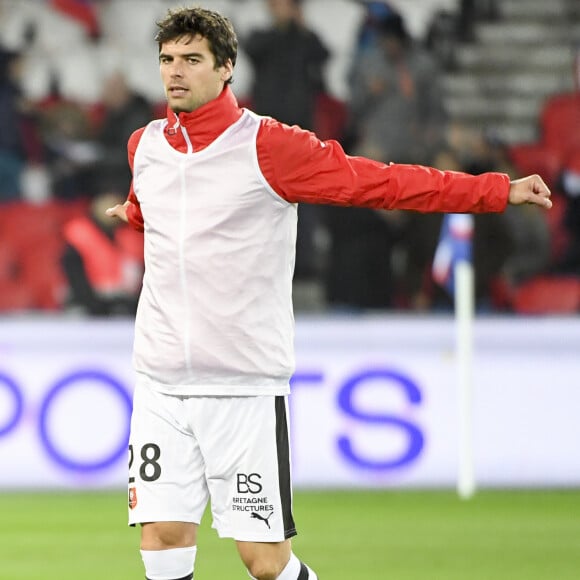 Yoann Gourcuff - Karine Ferri encourage son compagnon Yoann Gourcuff lors du match Psg-Rennes au Parc des Princes à Paris le 6 novembre 2016. (victoire 4-0 du Psg) © Pierre Perusseau/Bestimage