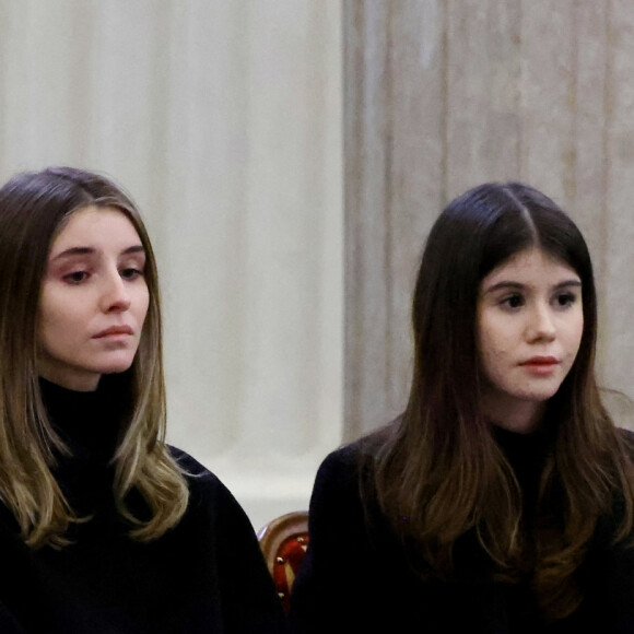 Heureusement, sa génération, comme celle de sa soeur Luisa, est aussi très douée. 
La princesse Clotilde Courau et ses filles les princesses Vittoria et Luisa - Veillée funèbre du prince Victor-Emmanuel de Savoie, en l'Eglise de Sant'Uberto à Turin, en présence de sa veuve Marina Ricolfi-Doria, de son fils, le prince E-P. de Savoie avec sa femme la princesse Clotilde Courau et leurs filles les princesses Vittoria et Luisa, le 9 février 2024. Le fils du dernier roi d'Italie s'est éteint le 3 février 2024 à l'âge de 86 ans. © Dominique Jacovides/Bestimage 