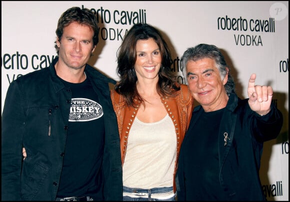 Roberto Cavalli avec Cindy Crawford et son mari Rande Gerber en 2006
