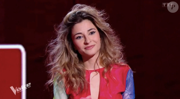 Eliminée de "The Voice" à l'issue de sa battle ce samedi
La chanteuse Vernis Rouge lors de son audition à l'aveugle dans The Voice. Crédit : TF1