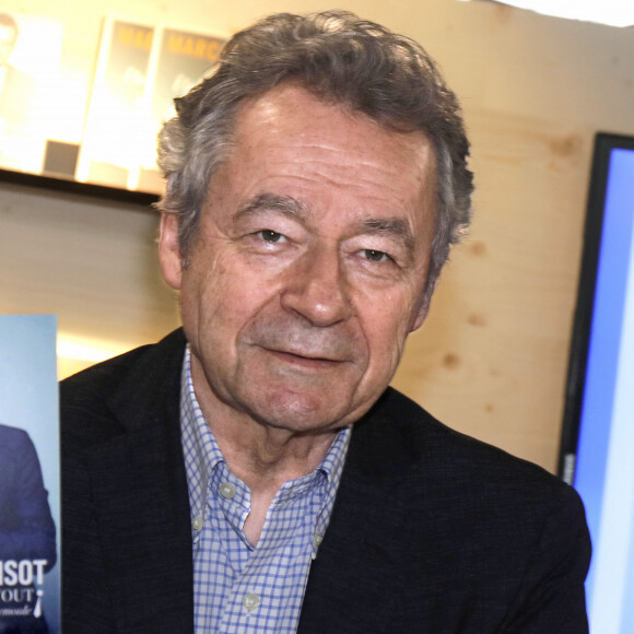 Michel Denisot au Festival du Livre de Paris 2023 au Grand Palais Éphémère le 23 avril 2023. © Cédric Perrin / Bestimage 