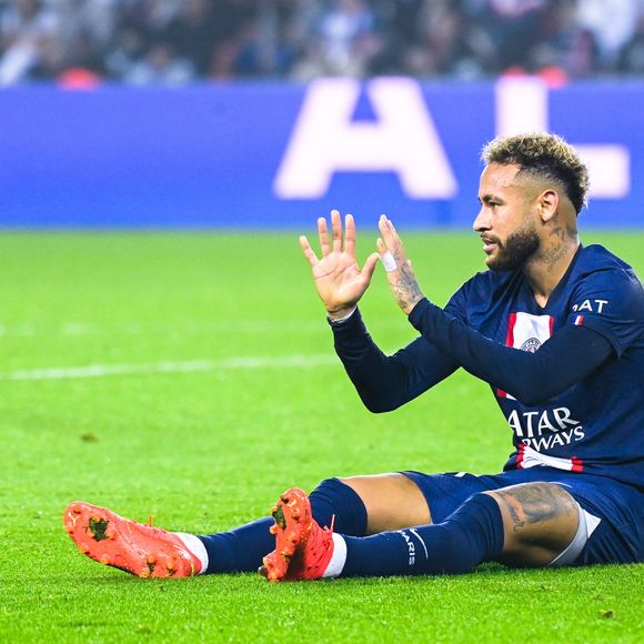 "En partenariat avec Fun Brands, nous lancerons ma gamme de cocktails et mocktails", explique-t-il sur ses réseaux sociaux
 
Neymar Jr - Match de Ligue 1 Uber Eats "PSG -OM" (1-0) au Parc des Princes à Paris le 16 octobre 2022.