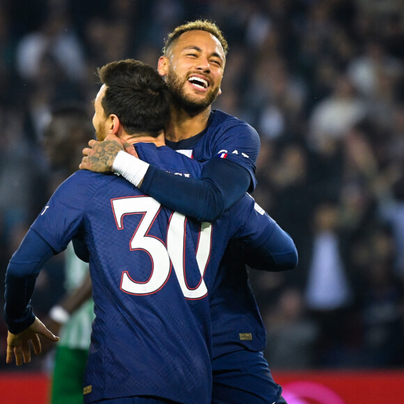 Le Brésilien est en pleine convalescence après une grosse blessure
 
Lionel Leo Messi et Neymar - Match de Ligue Des Champions 2022 (LDC) "PSG- Macabi Haifa (7-2)" au Parc des Princes à Paris le 25 octobre 2022.