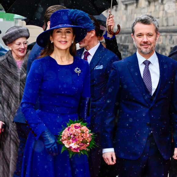 Le roi Frederik X, la reine Mary de Danemark - La famille royale de Danemark à son arrivée au parlement danois à Copenhague. Le 15 janvier 2024