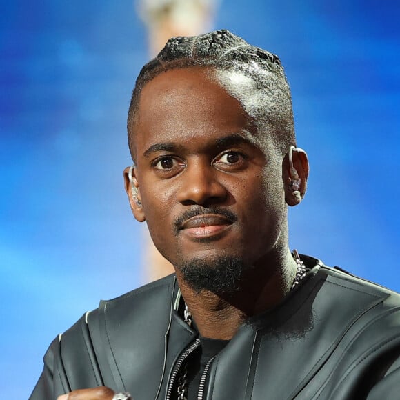 Mais il ne les croit pas
Black M (Black Mesrimes, Alpha Diallo) - Les personnalités se mobilisent lors de la 37ème édition du Téléthon sur le plateau de France 2, avec pour parrain Vianney. Cette année, 80,6 millions de dons ont été promis. Le 9 décembre 2023. © Coadic Guirec / Bestimage 