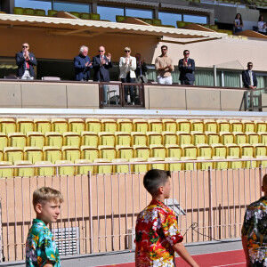 Jean Pierre Rives, le prince Albert II de Monaco, la princesse Charlene, Antoine Zeghdar et Gareth Wittstock - Le prince Albert II de Monaco et la princesse Charlene de Monaco ont assisté aux phases finales du 12eme Tournoi Sainte Devote au stade Louis II de Monaco, le 20 avril 2024.