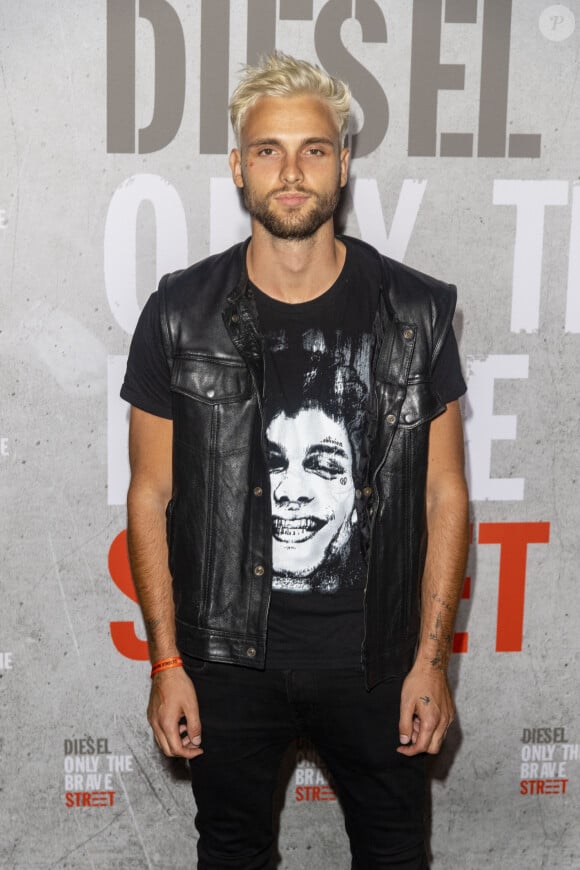 Autre homme ayant été envoûté par le charme d'Agathe Teyssier : Bastien Grimal.
Bastien Grimal à la soirée de lancement du nouveau parfum Diesel "Only The Brave Street" au Palais de Tokyo à Paris, le 6 septembre 2018. © Pierre Perusseau/Bestimage 