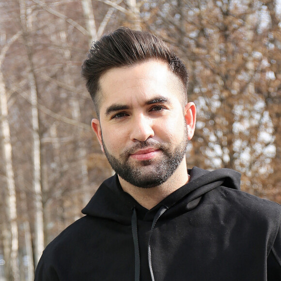 Kendji Girac quitte les studios de Radio France à Paris, France, le 3 mars 2021. © Panoramic/Bestimage 