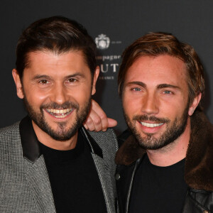 Christophe Beaugrand et son mari Ghislain Gelin - Avant-Première du film "Aline" au Grand Rex à Paris le 25 octobre 2021. © Veeren/Bestimage