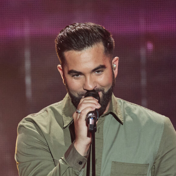 Info - Kendji Girac a été blessé par balle cette nuit sur une aire de gens du voyage à Biscarosse - Exclusif - Kendji Girac - Enregistrement de l'émission "La fête de la Chanson française" à Paris, diffusée le 29 novembre sur France 2. Le 7 novembre 2022 © Cyril Moreau-Veeren / Bestimage