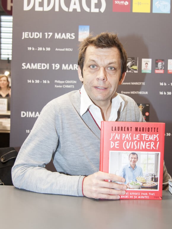 Laurent Mariotte pour "J'ai pas le temps de Cuisiner!" présent au "33ème Salon du Livre" au Parc des expositions de la Porte de Versailles (Paris 15e). © Pierre Perusseau/Bestimage