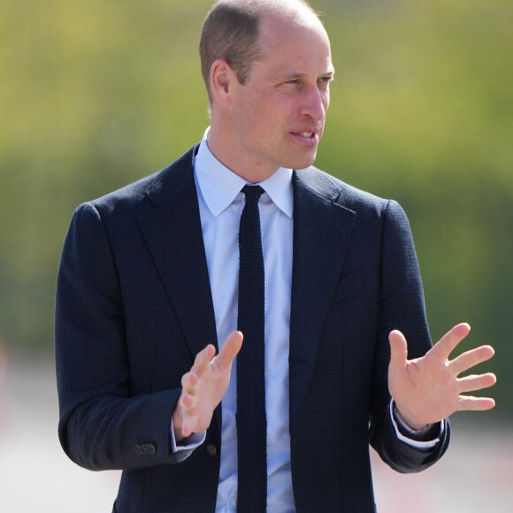 Le prince William de Galles en visite à la "St. Michael's High School" à Sandwell. Le 25 avril 2024 
