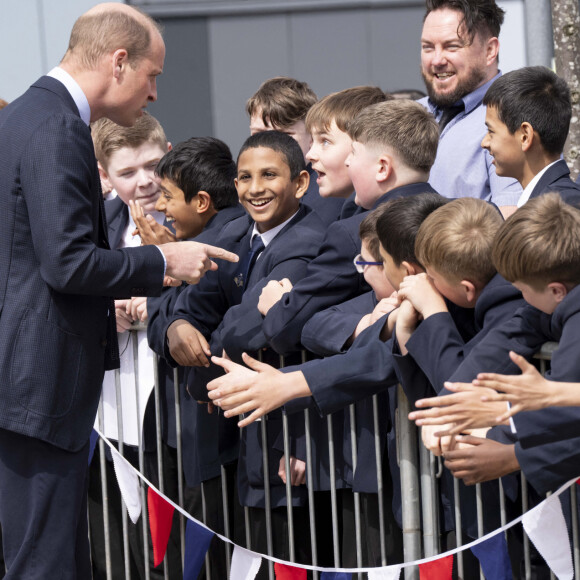 Une rencontre qui l'a remplie de joie.
Le prince William, prince de Galles, visite les West Midlands pour en savoir plus sur les initiatives de la région qui soutiennent la santé mentale et le bien-être des gens à Birmingham, Royaume Uni, le 25 avril 2024. 