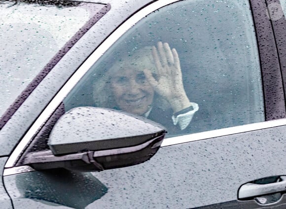 Le roi Charles III (au volant) et la reine Camilla quittent Crathie Kirk, près de Balmoral, après un service religieux dominical, le dimanche 21 avril 2024. Photo par Paul Campbell/PA Wire/ABACAPRESS.COM