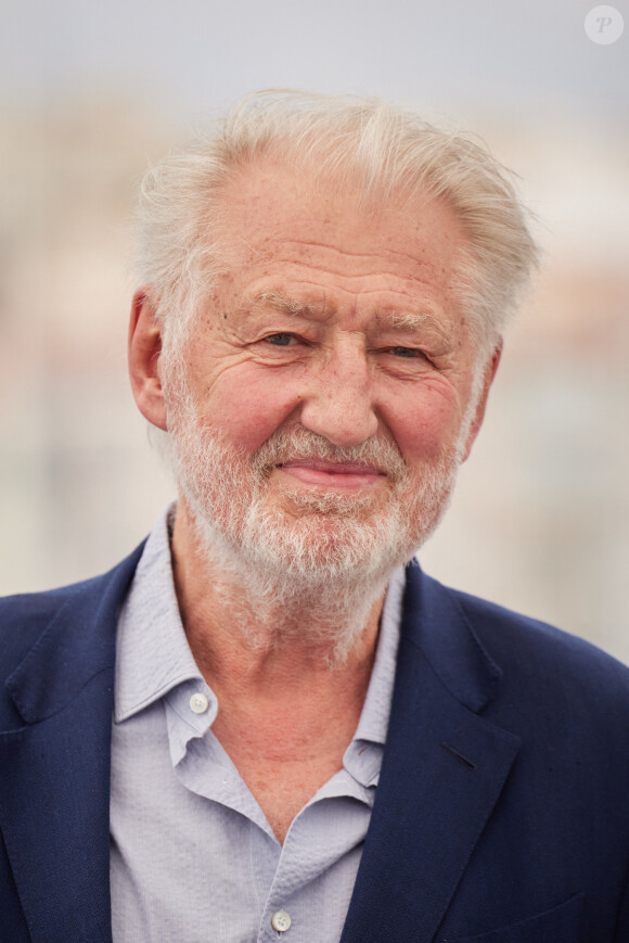 "Je refuse ces compromis, je me mets donc en liquidation personnelle et dépose le bilan en 1996. Je n'ai plus un sou, plus un ami, plus rien !".
Pierre Gagnaire au photocall de "La Passion de Dodin Bouffant" lors du 76ème Festival International du Film de Cannes, France, le 25 mai 2023. © Jacovides-Moreau/Bestimage 