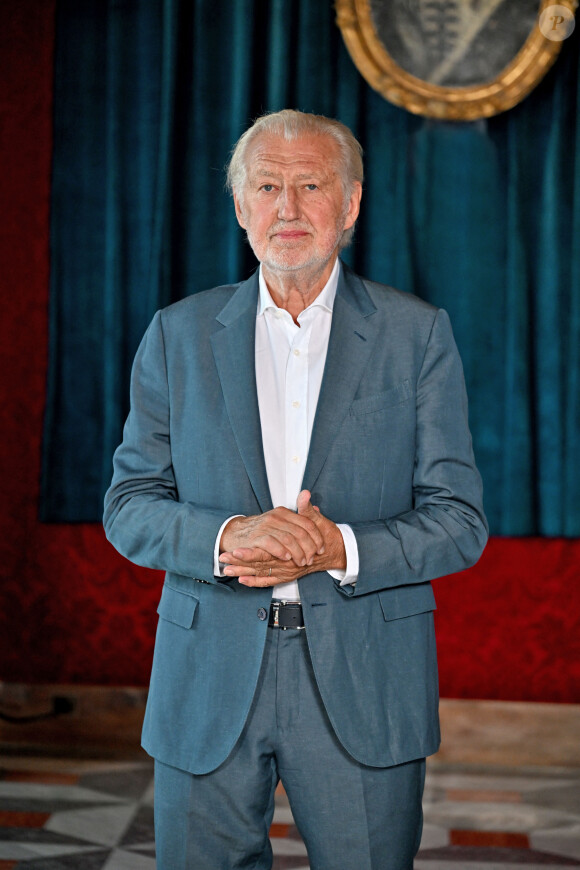 "Je me suis projeté cinq, dix ans plus tard et je me suis dit, 'mais tu vas faire n'importe quoi pour survivre, tu veux faire ce que tu ne voulais pas faire quand tu avais 25 ans, donc j'ai tout fait péter"
Pierre Gagnaire à l'hôtel Negresco à Nice, France, le 6 octobre 2023, lors de la cinquième journée de la 5ème édition du festival Cinéroman pour le film "La Passion de Dodin-Bouffant" réalisé par Tran Anh Hung. © Bruno Bebert/Bestimage